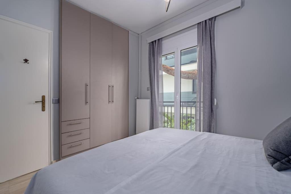 Peaceful 2 Bedroom In Glyfada Center Atenas Exterior foto