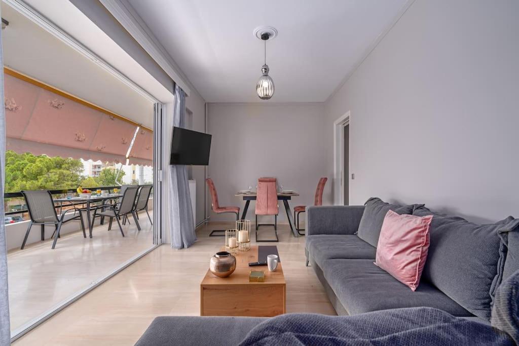 Peaceful 2 Bedroom In Glyfada Center Atenas Exterior foto