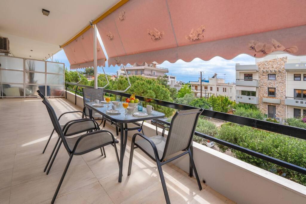 Peaceful 2 Bedroom In Glyfada Center Atenas Exterior foto